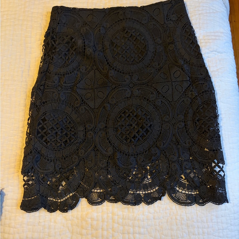 Chic Black Lace Pencil Skirt